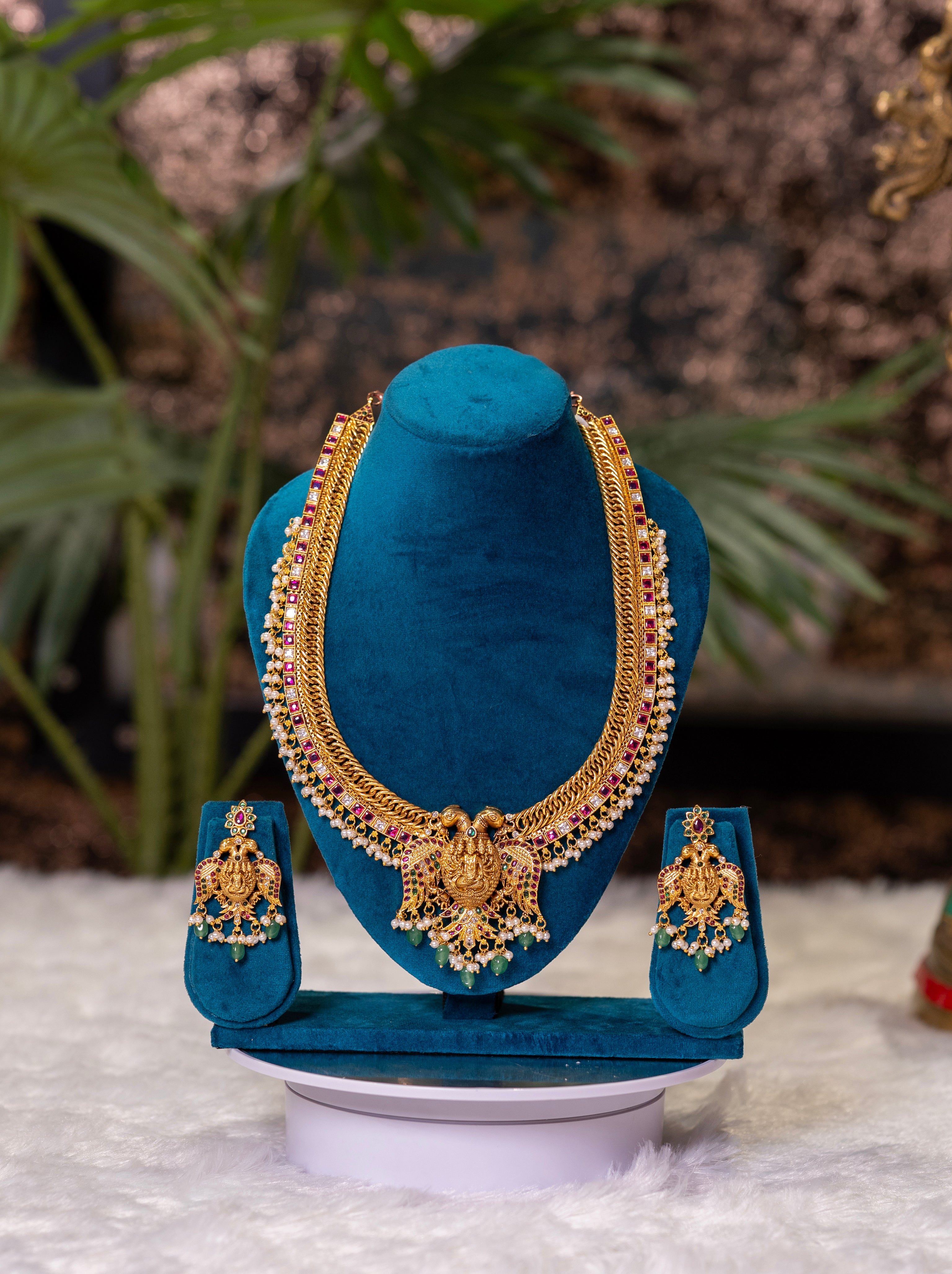 Jilebi Haram with Garudan Earrings